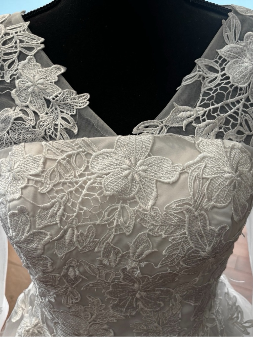 Elegant White Lace Tea Length A-line Mini Wedding Dress NWOT - Picture 4 of 7